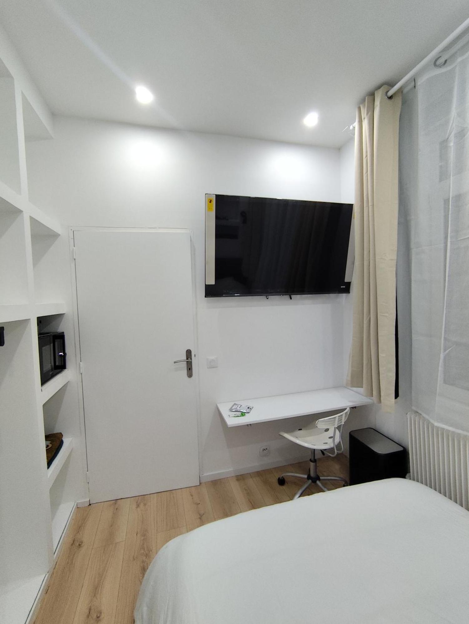 Séjour chez l'habitant Private Bedroom With Private Bathroom Lille